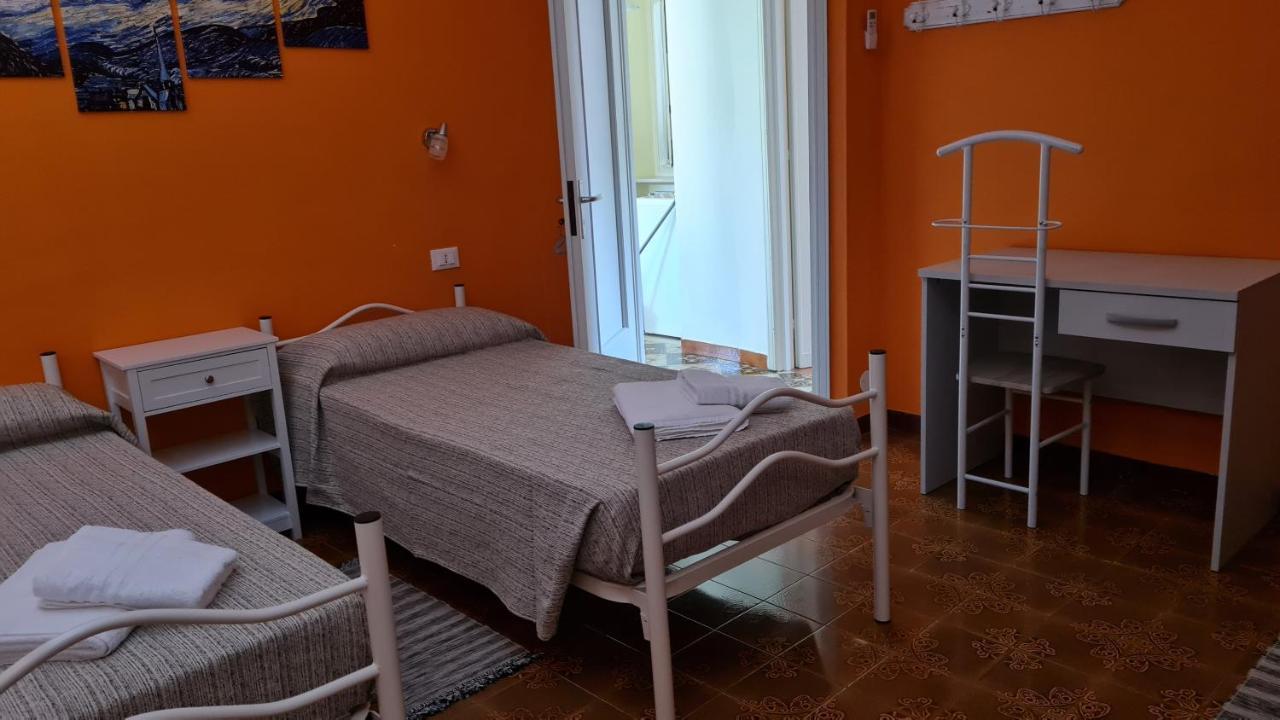 Casa Soggiorno Il Quetzales Валенца Экстерьер фото